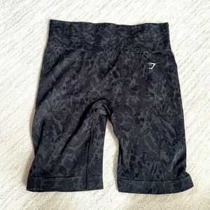 Gymshark Adapt animal butterfly Seamless Shorts Black Size XL Fits like LG
